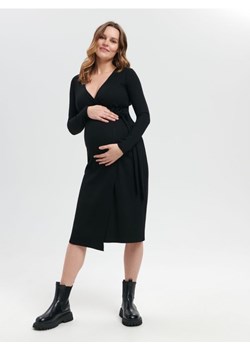 Sinsay - Sukienka midi prążkowana MAMA - czarny ze sklepu Sinsay w kategorii Sukienki ciążowe - zdjęcie 161214477
