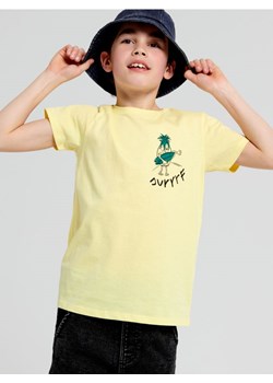 Sinsay - Koszulka z nadrukiem - żółty ze sklepu Sinsay w kategorii T-shirty chłopięce - zdjęcie 161214596
