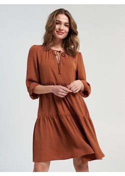 Sinsay - Sukienka mini z wiązaniem - brązowy ze sklepu Sinsay w kategorii Sukienki - zdjęcie 161214937
