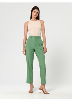 Sinsay - Spodnie z kieszeniami - zielony ze sklepu Sinsay w kategorii Spodnie damskie - zdjęcie 161216078