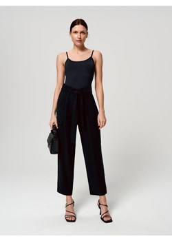 Sinsay - Spodnie z paskiem - czarny ze sklepu Sinsay w kategorii Spodnie damskie - zdjęcie 161216095