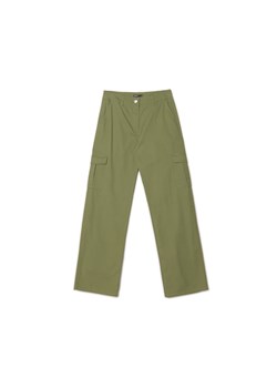 Cropp - Zielona spodnie cargo - zielony ze sklepu Cropp w kategorii Spodnie damskie - zdjęcie 161234769