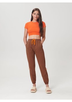 Sinsay - Spodnie dresowe jogger - brązowy ze sklepu Sinsay w kategorii Spodnie damskie - zdjęcie 161236419