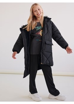 Sinsay - Płaszcz pikowany z kapturem - czarny ze sklepu Sinsay w kategorii Kurtki dziewczęce - zdjęcie 161248268