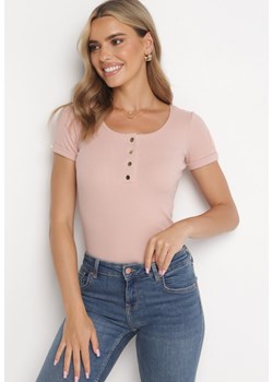 Różowy T-shirt Jocela ze sklepu Born2be Odzież w kategorii Bluzki damskie - zdjęcie 161253287