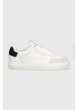 Calvin Klein Jeans sneakersy skórzane CASUAL CUPSOLE HIGH/LOW FREQ kolor biały YM0YM00670 ze sklepu ANSWEAR.com w kategorii Buty sportowe męskie - zdjęcie 161276549