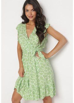 Zielona Rozkloszowana Sukienka z Falbankami i Wiązanym Paskiem Jemoti ze sklepu Born2be Odzież w kategorii Sukienki - zdjęcie 161281038