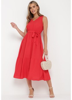 Czerwona Wiskozowa Sukienka Midi z Gumką w Pasie i Materiałowym Paskiem Bicuh ze sklepu Born2be Odzież w kategorii Sukienki - zdjęcie 161316966
