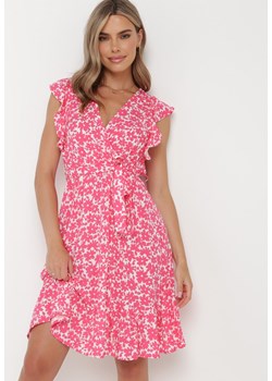 Różowa Rozkloszowana Sukienka z Falbankami i Wiązanym Paskiem Jemoti ze sklepu Born2be Odzież w kategorii Sukienki - zdjęcie 161316986