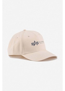 Alpha Industries czapka z daszkiem kolor beżowy z nadrukiem 126912.578-KREMOWY ze sklepu PRM w kategorii Czapki z daszkiem damskie - zdjęcie 161391769