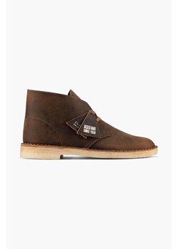 Clarks Originals półbuty skórzane Desert Boot męskie kolor brązowy 26155484 ze sklepu PRM w kategorii Buty zimowe męskie - zdjęcie 161394687