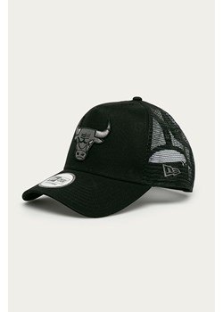 New Era Czapka kolor czarny z aplikacją 12523913-BLACK ze sklepu PRM w kategorii Czapki z daszkiem męskie - zdjęcie 161399185