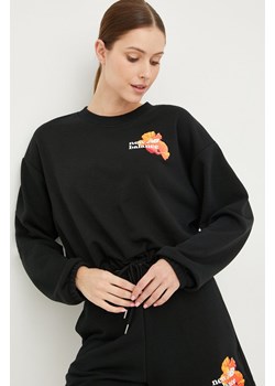 New Balance bluza damska kolor czarny z nadrukiem WT21559BK-BK ze sklepu PRM w kategorii Bluzy damskie - zdjęcie 161402106
