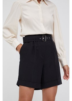 Woolrich szorty damskie kolor czarny gładkie high waist CFWWSH0020FRUT3043-100 ze sklepu PRM w kategorii Szorty - zdjęcie 161403849