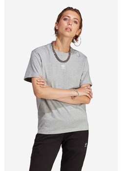adidas Originals t-shirt bawełniany kolor szary melanżowy IC1827-SZARY ze sklepu PRM w kategorii Bluzki damskie - zdjęcie 161404865