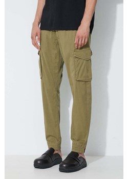 Alpha Industries spodnie Cotton Twill Jogger męskie kolor zielony w fasonie cargo 116202.11 ze sklepu PRM w kategorii Spodnie męskie - zdjęcie 161408159