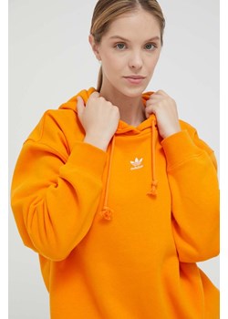adidas Originals bluza bawełniana damska kolor pomarańczowy z kapturem gładka IK7693-POMARANCZ ze sklepu PRM w kategorii Bluzy damskie - zdjęcie 161408586