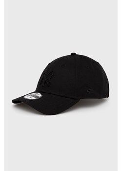 New Era czapka bawełniana kolor czarny z aplikacją 80468932.BLACK-BLACK ze sklepu PRM w kategorii Czapki z daszkiem damskie - zdjęcie 161409088