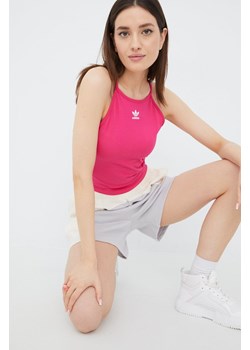 adidas Originals top Adicolor HG6143 damski kolor różowy HG6143-REMAG ze sklepu PRM w kategorii Bluzki damskie - zdjęcie 161415738