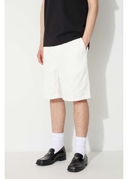 Carhartt WIP szorty bawełniane kolor biały I030480-WAX ze sklepu PRM w kategorii Spodenki męskie - zdjęcie 161433175