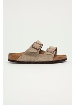 Birkenstock klapki zamszowe Arizona męskie kolor szary 951301 ze sklepu PRM w kategorii Klapki męskie - zdjęcie 161433248