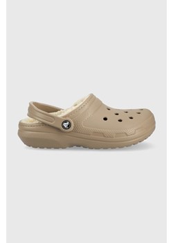 Crocs kapcie Classic Lined Clog kolor brązowy 203591 ze sklepu PRM w kategorii Kapcie damskie - zdjęcie 161476517