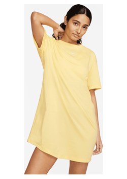Damska sukienka typu T-shirt o kroju oversize Nike Sportswear Chill Knit - Brązowy ze sklepu Nike poland w kategorii Sukienki - zdjęcie 161519858