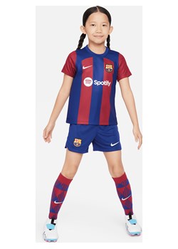 Trzyczęściowy strój dla małych dzieci Nike Dri-FIT FC Barcelona 2023/24 (wersja domowa) - Niebieski ze sklepu Nike poland w kategorii Komplety dziewczęce - zdjęcie 161521649