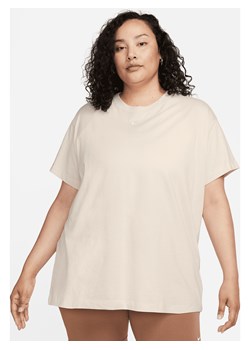 T-shirt damski Nike Sportswear Essential (duże rozmiary) - Brązowy ze sklepu Nike poland w kategorii Bluzki damskie - zdjęcie 161522815