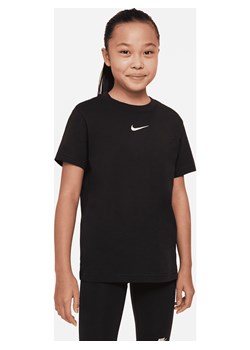T-shirt dla dużych dzieci (dziewcząt) Nike Sportswear - Czerń ze sklepu Nike poland w kategorii Bluzki dziewczęce - zdjęcie 161523019