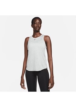 Damska koszulka bez rękawów o standardowym kroju Nike Dri-FIT One - Szary ze sklepu Nike poland w kategorii Bluzki damskie - zdjęcie 161523399