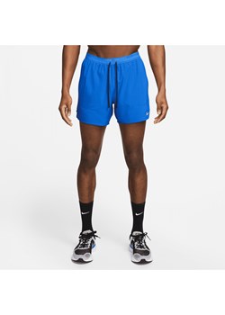 Męskie spodenki do biegania z wszytą bielizną 13 cm Nike Dri-FIT Stride - Niebieski ze sklepu Nike poland w kategorii Spodenki męskie - zdjęcie 161523407