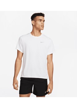 Męska koszulka z krótkim rękawem do biegania Nike Dri-FIT UV Miler - Biel ze sklepu Nike poland w kategorii T-shirty męskie - zdjęcie 161523915