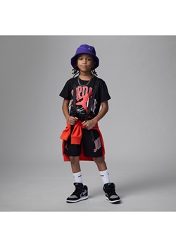 Dwuczęściowy zestaw dla małych dzieci ze spodenkami Jordan (wersja domowa i wyjazdowa) - Czerń ze sklepu Nike poland w kategorii Komplety chłopięce - zdjęcie 161525858