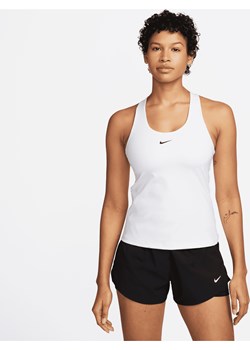 Damska koszulka bez rękawów lub stanik sportowy z wkładkami i średnim wsparciem Nike Swoosh - Biel ze sklepu Nike poland w kategorii Bluzki damskie - zdjęcie 161526246