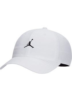 Regulowana czapka o nieusztywnianej strukturze Jordan Club Cap - Biel ze sklepu Nike poland w kategorii Czapki z daszkiem męskie - zdjęcie 161526415