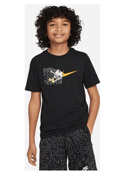 T-shirt dla dużych dzieci Nike Sportswear - Czerń ze sklepu Nike poland w kategorii T-shirty chłopięce - zdjęcie 161527019