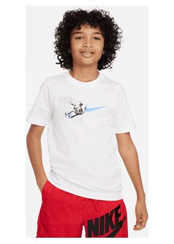T-shirt dla dużych dzieci Nike Sportswear - Biel ze sklepu Nike poland w kategorii T-shirty chłopięce - zdjęcie 161527865