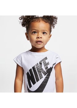 T-shirt dla maluchów Nike Sportswear - Biel ze sklepu Nike poland w kategorii Bluzki dziewczęce - zdjęcie 161528249