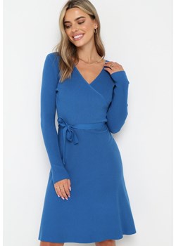 Niebieska Sweterkowa Sukienka Rozkloszowana z Wiązanym Paskiem Florentame ze sklepu Born2be Odzież w kategorii Sukienki - zdjęcie 161560945