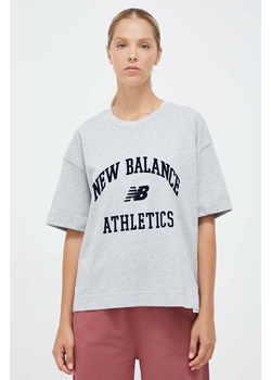 New Balance t-shirt bawełniany kolor szary ze sklepu ANSWEAR.com w kategorii Bluzki damskie - zdjęcie 161565099