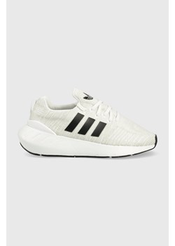 adidas Originals sneakersy  Swift Run GW8179 kolor biały ze sklepu PRM w kategorii Buty sportowe męskie - zdjęcie 161566718