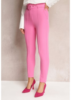 Różowe Dopasowane Spodnie Garniturowe High Waist z Paskiem w Talii Ozdobionym Klamrą Binah ze sklepu Renee odzież w kategorii Spodnie damskie - zdjęcie 161576205