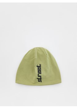Reserved - Bawełniana czapka z napisem - oliwkowy ze sklepu Reserved w kategorii Czapki dziecięce - zdjęcie 161576578