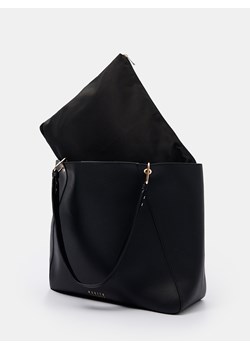 Mohito - Czarna torebka z kosmetyczką - Czarny ze sklepu Mohito w kategorii Torby Shopper bag - zdjęcie 161589779