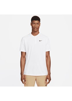 Męska koszulka polo do tenisa z kołnierzykiem typu stójka NikeCourt Dri-FIT - Biel ze sklepu Nike poland w kategorii T-shirty męskie - zdjęcie 161609777