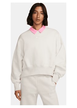 Damska bluza dresowa z półokrągłym dekoltem o dodatkowo powiększonym kroju Nike Sportswear Phoenix Fleece - Brązowy ze sklepu Nike poland w kategorii Bluzy damskie - zdjęcie 161609848