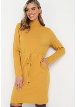 Żółta Pudełkowa Sukienka Sweterkowa ze Ściągaczem Elenames ze sklepu Born2be Odzież w kategorii Sukienki - zdjęcie 161655255