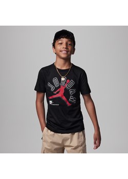 T-shirt dla dużych dzieci Jordan Varsity Jumpman Tee - Czerń ze sklepu Nike poland w kategorii T-shirty chłopięce - zdjęcie 161660958