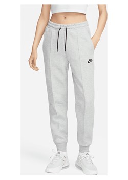 Damskie joggery ze średnim stanem Nike Sportswear Tech Fleece - Szary ze sklepu Nike poland w kategorii Spodnie damskie - zdjęcie 161708215
